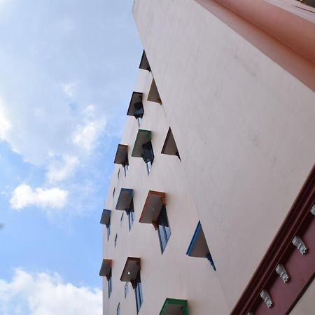 Hotel Sriwijaya 99 Палембанг Екстериор снимка