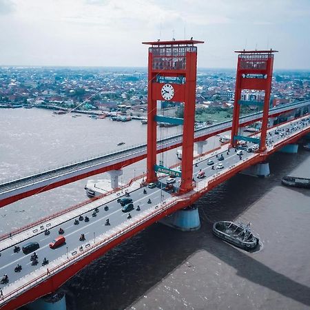 Hotel Sriwijaya 99 Палембанг Екстериор снимка