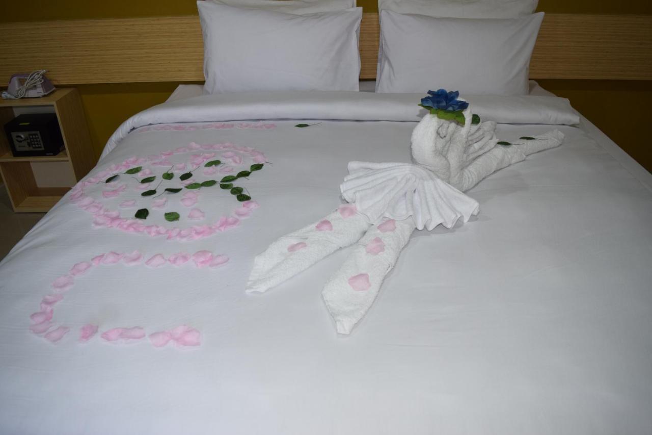 Hotel Sriwijaya 99 Палембанг Екстериор снимка