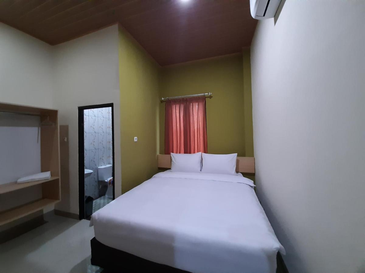 Hotel Sriwijaya 99 Палембанг Екстериор снимка