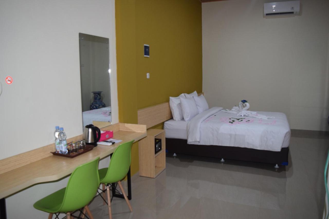 Hotel Sriwijaya 99 Палембанг Екстериор снимка