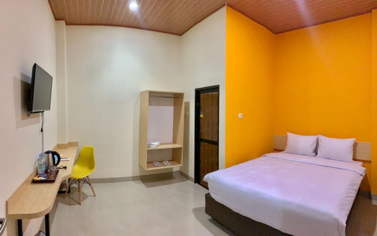 Hotel Sriwijaya 99 Палембанг Екстериор снимка